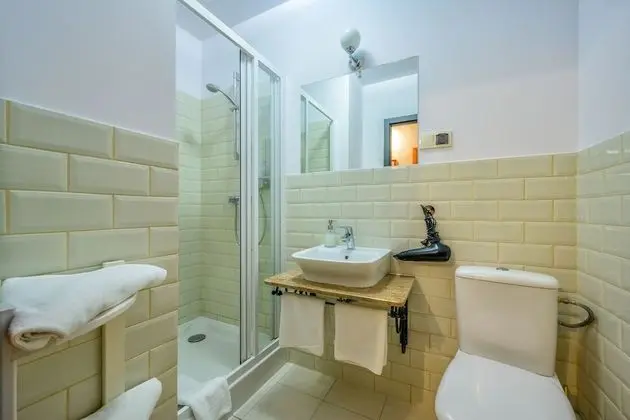 Standard Büyük Yataklı Tek Kişilik Oda