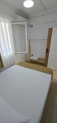 Ekonomik Üç Kişilik Oda, Kara Manzaralı, Ortak Teraslı