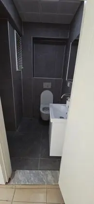 Ekonomik Üç Kişilik Oda, Kara Manzaralı, Ortak Teraslı