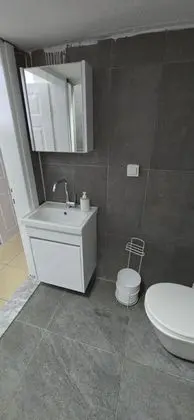 Ekonomik Üç Kişilik Oda, Kara Manzaralı, Ortak Teraslı