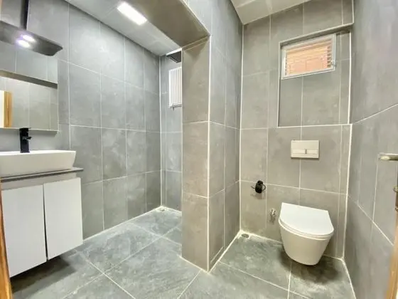 Geniş Aile Odası, Manzarasız, Ortak Teraslı