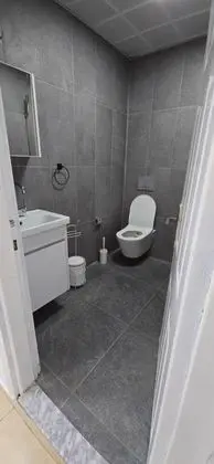 Geniş Aile Odası, Manzarasız, Ortak Teraslı