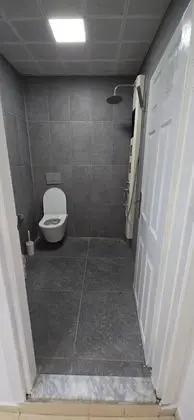 Geniş Aile Odası, Manzarasız, Ortak Teraslı