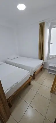 Geniş Aile Odası, Manzarasız, Ortak Teraslı