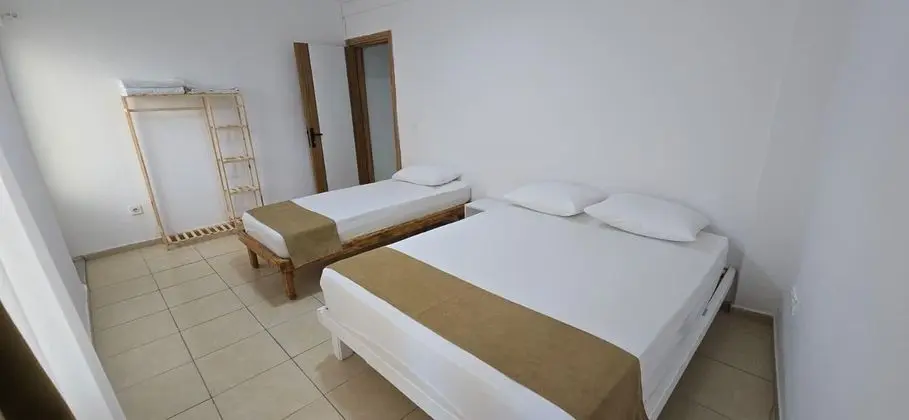 Geniş Aile Odası, Manzarasız, Ortak Teraslı