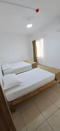 Geniş Aile Odası, Manzarasız, Ortak Teraslı