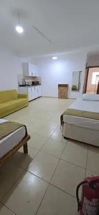 Geniş Aile Odası, Manzarasız, Ortak Teraslı