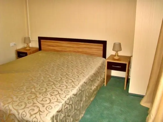 Standard Tek Büyük Yataklı Oda