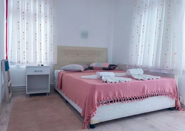 Romantic Tek Büyük Yataklı Oda