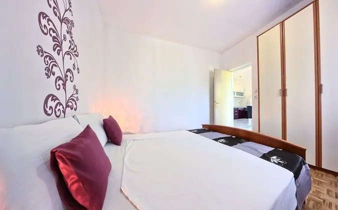 Apart Daire, 2 Yatak Odası, Teras, Bahçe Manzaralı