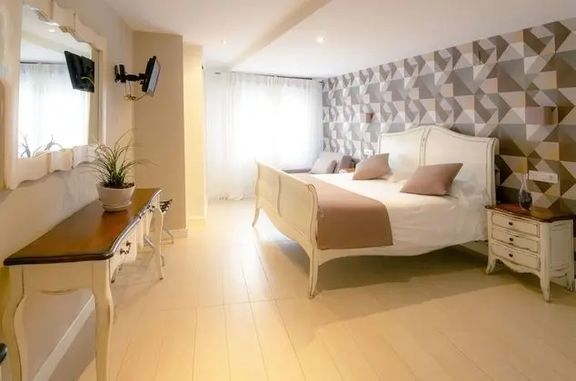 Tek Büyük Yataklı Oda (with extra bed)