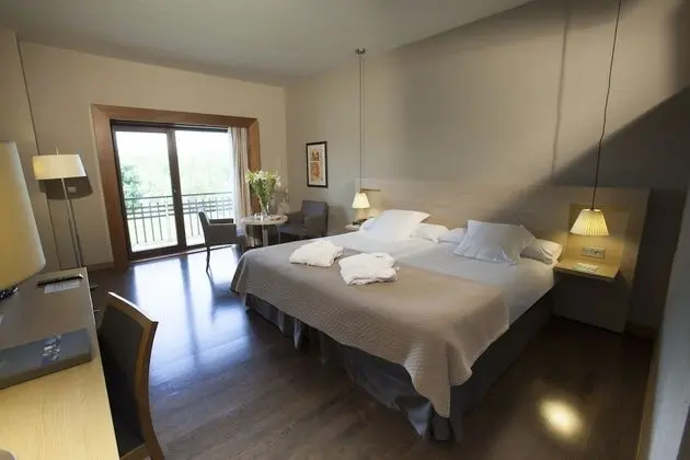 Büyük Yataklı Tek Kişilik Oda