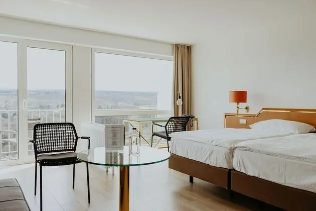 Executive Oda, Göl Kenarı