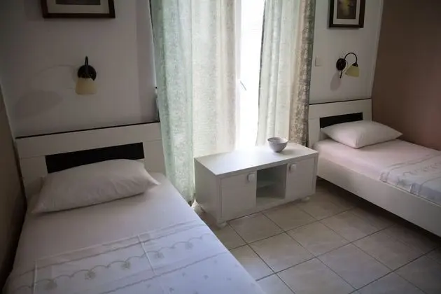 Standard Apart Daire, 2 Yatak Odası, Teras, Havuz Manzaralı (Gallery)