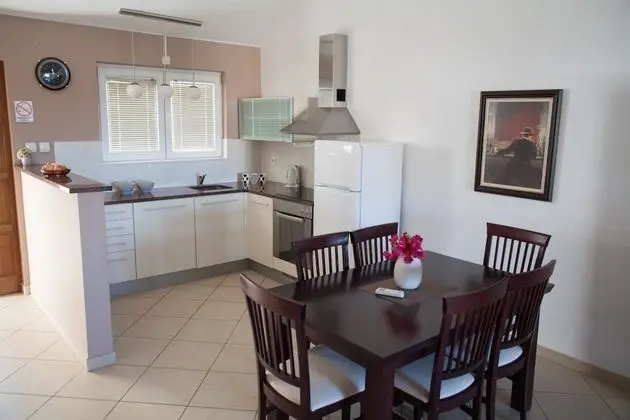 Standard Apart Daire, 2 Yatak Odası, Teras, Havuz Manzaralı (Gallery)