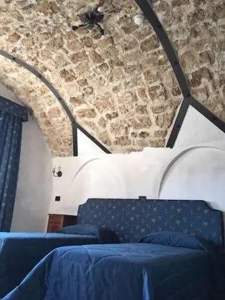 Büyük Yataklı Tek Kişilik Oda