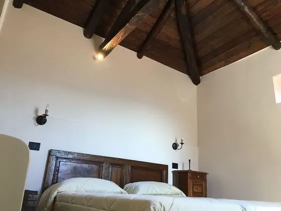 Büyük Yataklı Tek Kişilik Oda