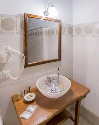 Büyük Yataklı Tek Kişilik Oda