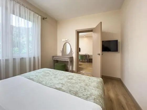 https://images.etstur.com/files/images/hotelImages/TR/51217/l/Colossae-Termal-Oda-349628.jpg