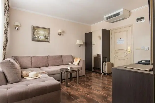One-Bedroom Suite
