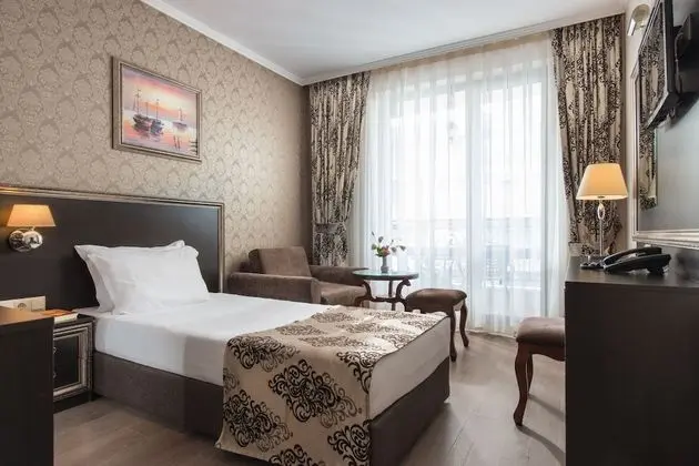 Single Room (up to 1 Adult + 1 Child)