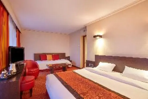 JUNIOR SUITE