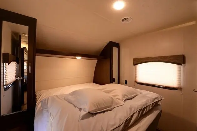 Ev (Trailer, 6 Guests)