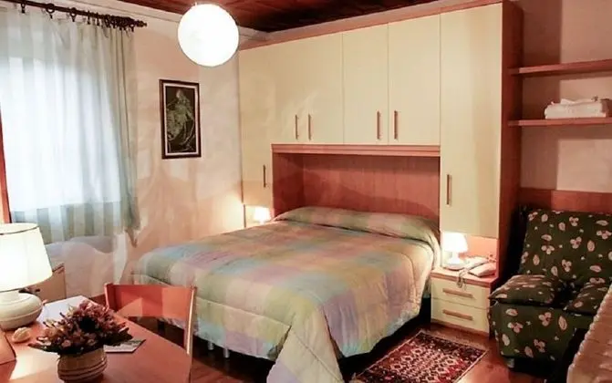 Tek Büyük Yataklı Oda