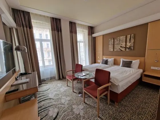 Deluxe Tek Büyük Yataklı Oda