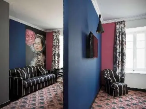 JUNIOR SUITE