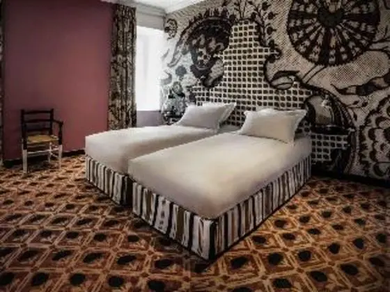 JUNIOR SUITE