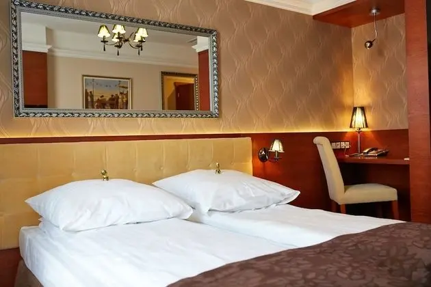 Basic Tek Büyük Yataklı Oda