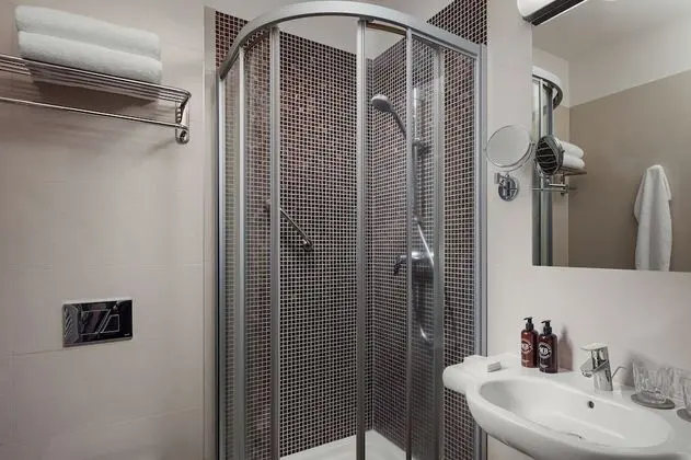 Deluxe Oda, 1 Büyük (Queen) Boy Yatak, Park Manzaralı