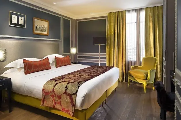 Deluxe Tek Büyük Yataklı Oda