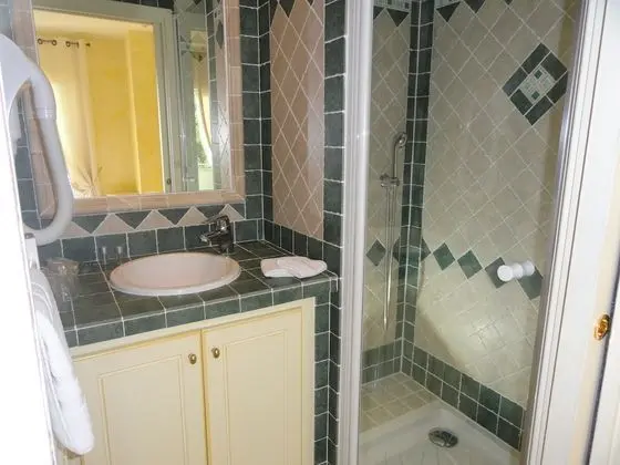 Tek Büyük Yataklı Oda, Teras, Bahçe Manzaralı