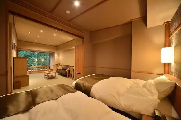 İki Ayrı Yataklı Oda, Sigara İçilmez, Nehir Manzaralı