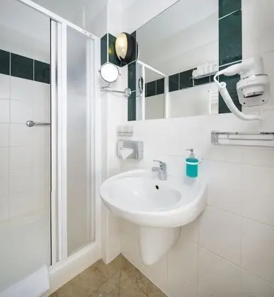 Standard Tek Büyük veya İki Ayrı Yataklı Oda