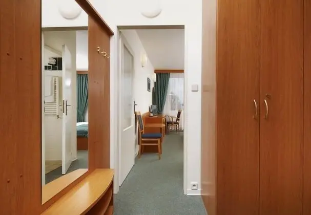 Superior Tek Büyük veya İki Ayrı Yataklı Oda