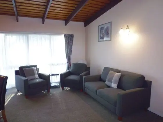 One Bedroom Apartment Downstairs