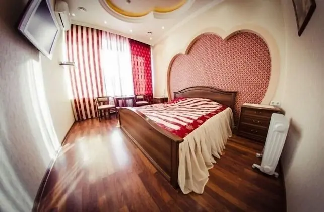 Deluxe Tek Büyük Yataklı Oda