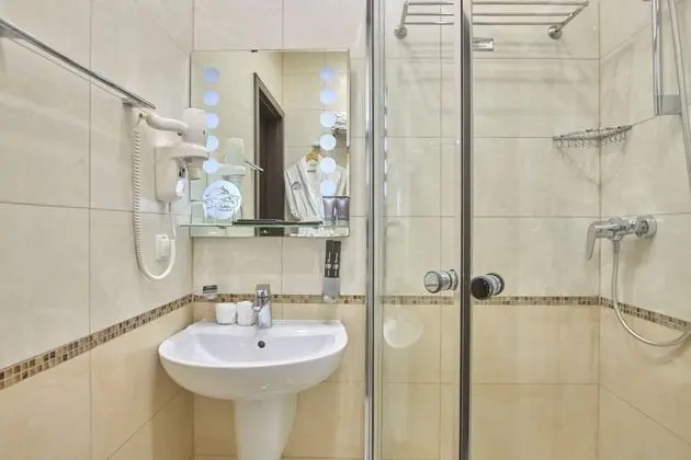 Standard Tek Büyük Yataklı Oda