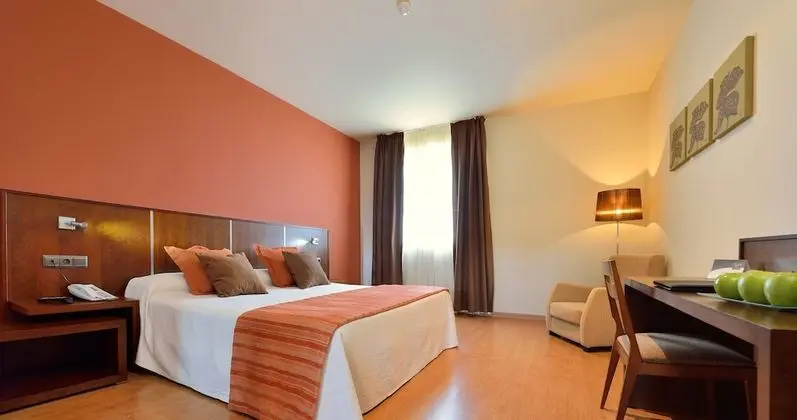 Büyük Yataklı Tek Kişilik Oda