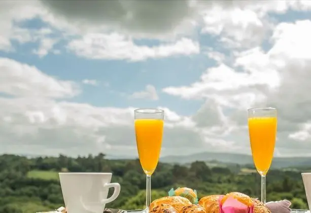 Büyük Yataklı Tek Kişilik Oda