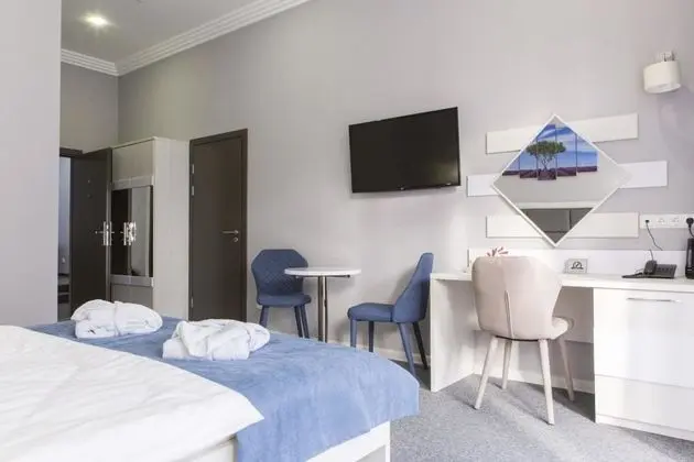 Superior Tek Büyük veya İki Ayrı Yataklı Oda, Balkon, Göl Manzaralı