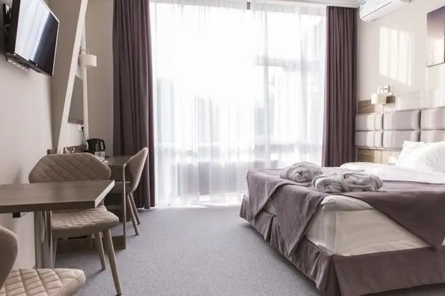 Superior Tek Büyük veya İki Ayrı Yataklı Oda, Balkon, Göl Manzaralı