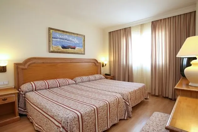 Standard Süit, Teras, Kısmi Deniz Manzaralı