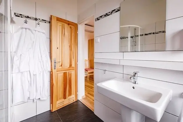 Luxury Tek Büyük Yataklı Oda, Bahçe Manzaralı (A1, A2)