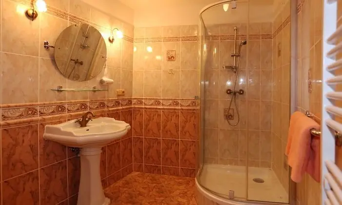 Standard Tek Büyük Yataklı Oda