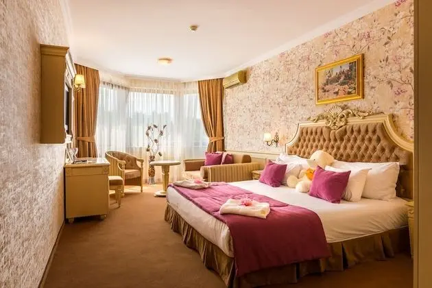 Deluxe Tek Büyük Yataklı Oda