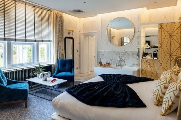 Feature Room
